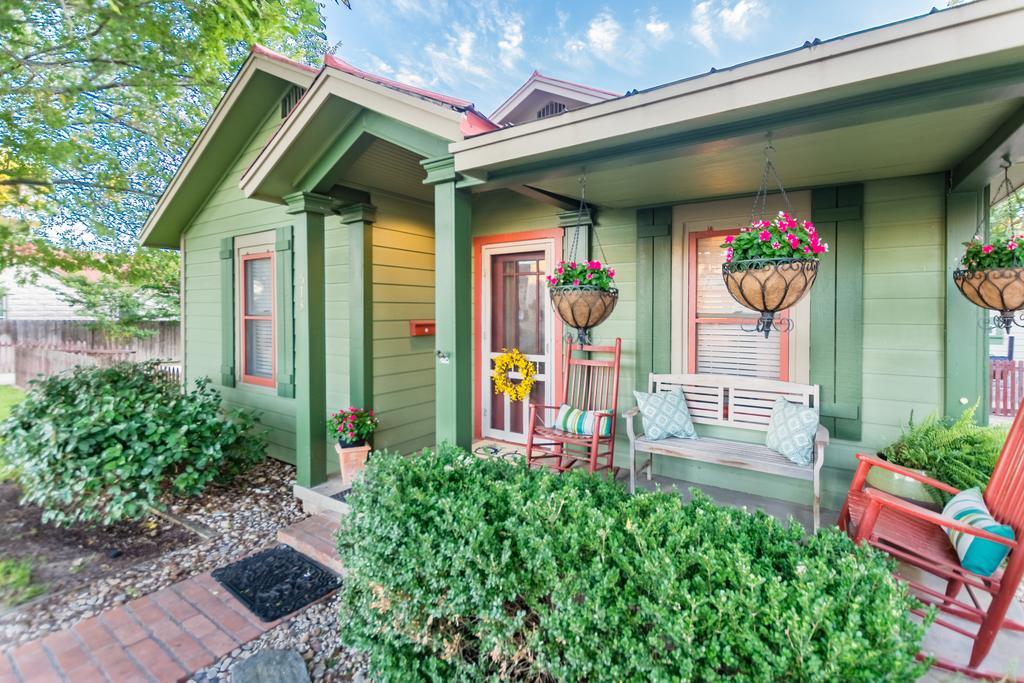 Agape Front Cottage Fredericksburg Extérieur photo